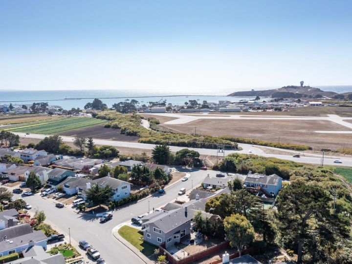 250 Shelter Cove Dr, Half Moon Bay, CA | . Photo 33 of 37