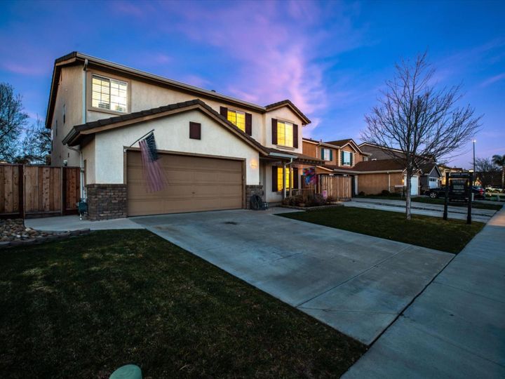 2541 Glenview Dr, Hollister, CA | . Photo 4 of 60