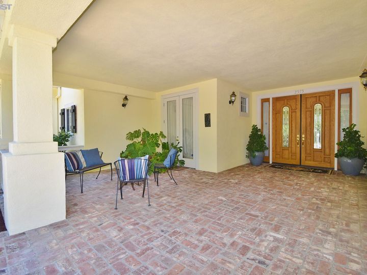 2575 Vintage Ln, Livermore, CA | Tapestry. Photo 11 of 49