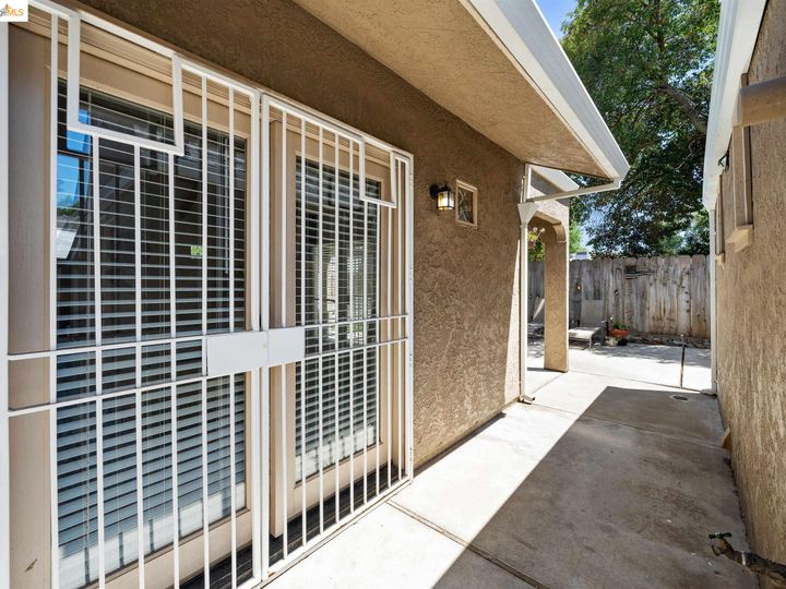 262 W Lowell Ave, Tracy, CA | Central Tracy. Photo 43 of 47