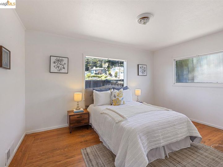 271 Clifton Rd, Pacifica, CA | . Photo 11 of 32