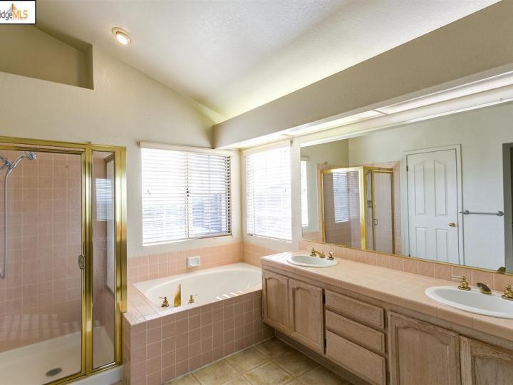 2811 Cherry Hills Dr, Discovery Bay, CA | Discovery Bay Country Club. Photo 32 of 40