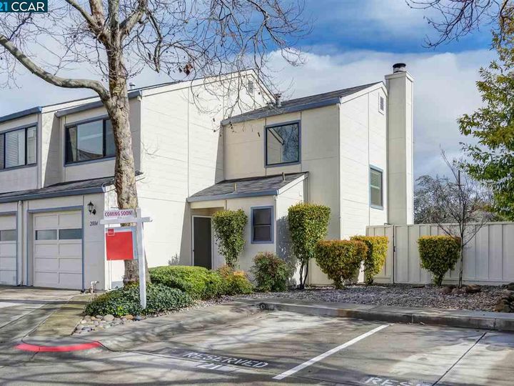 2884 Crystal Ct, Castro Valley, CA, 94546 Townhouse. Photo 3 of 27