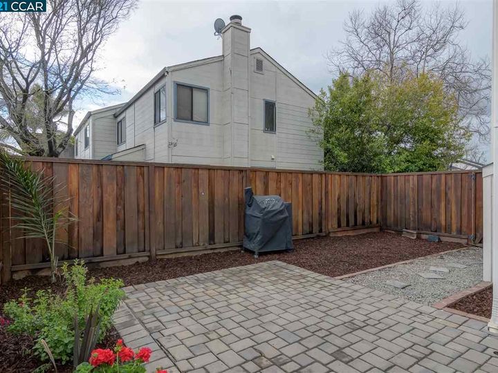 2884 Crystal Ct, Castro Valley, CA, 94546 Townhouse. Photo 24 of 27