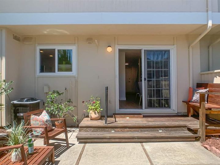 29 Saw Mill Ct, Mountain View, CA, 94043 Townhouse. Photo 12 of 40
