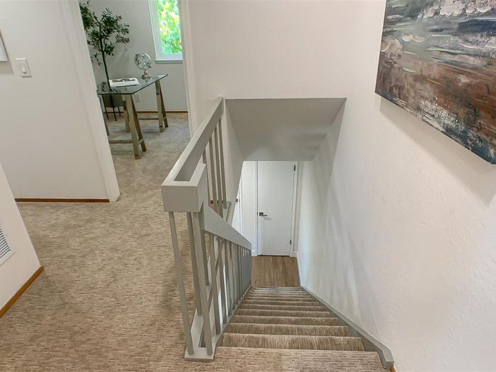 29 Saw Mill Ct, Mountain View, CA, 94043 Townhouse. Photo 32 of 40