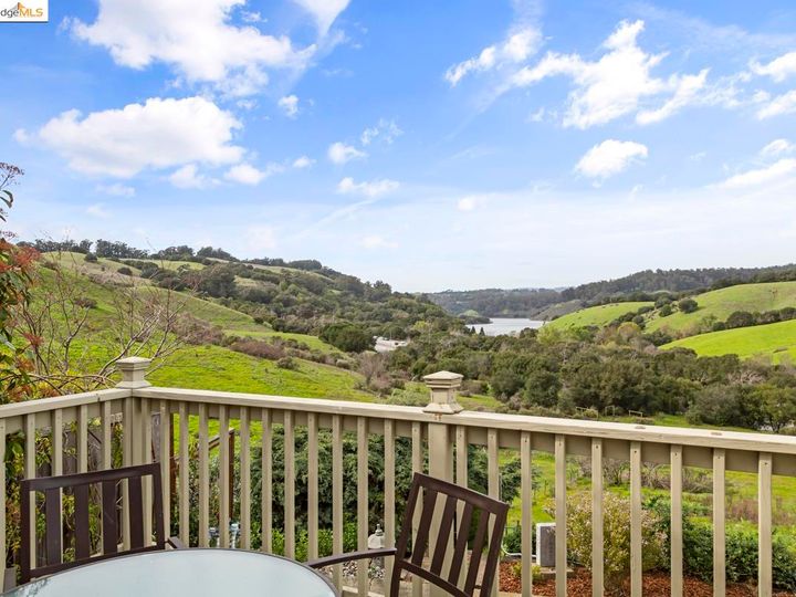 3138 Aylesbury Ct, Castro Valley, CA | Lake Chabot. Photo 39 of 52