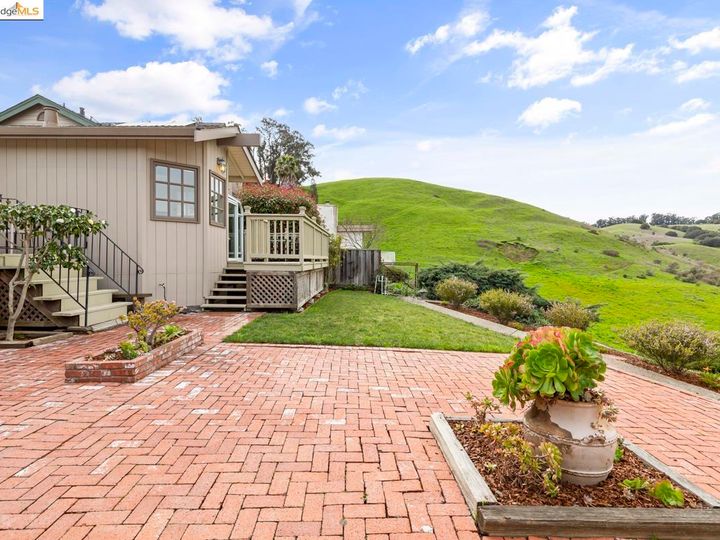 3138 Aylesbury Ct, Castro Valley, CA | Lake Chabot. Photo 40 of 52