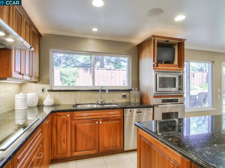 3139 Christopher Way, San Ramon, CA | Town And Country. Photo 16 of 37