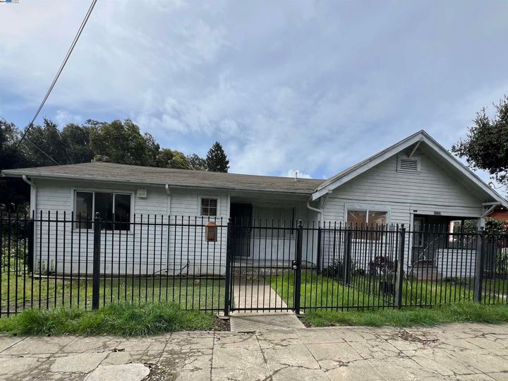 3235 Brookdale Ave, Oakland, CA | . Photo 1 of 33