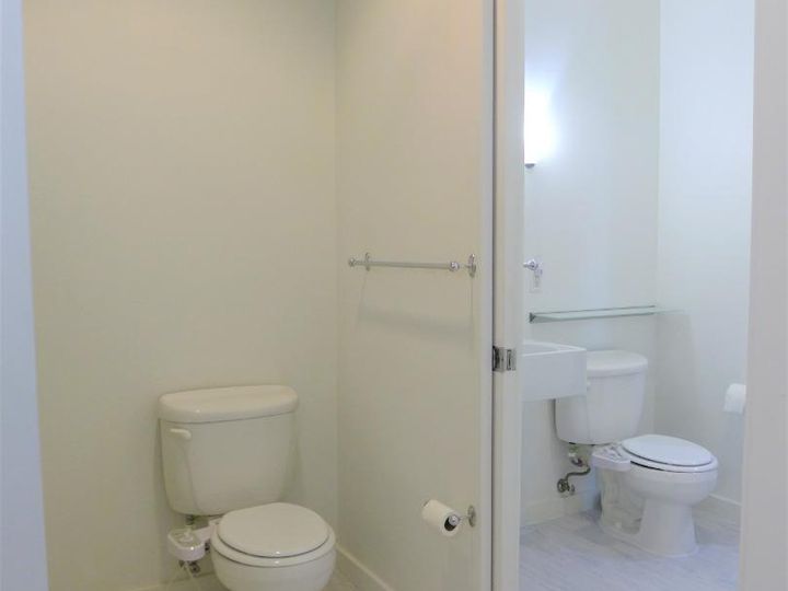 34 Covent Ln, Oakland, CA, 94608 Townhouse. Photo 13 of 22