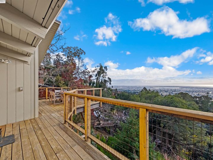 3425 Brunell Dr, Oakland, CA | Woodminster. Photo 13 of 59