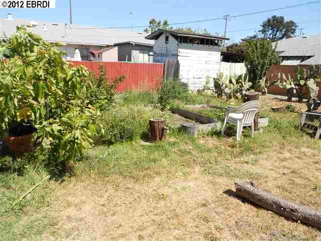 353 W Chanslor Ave, Richmond, CA, 94801 Townhouse. Photo 10 of 11