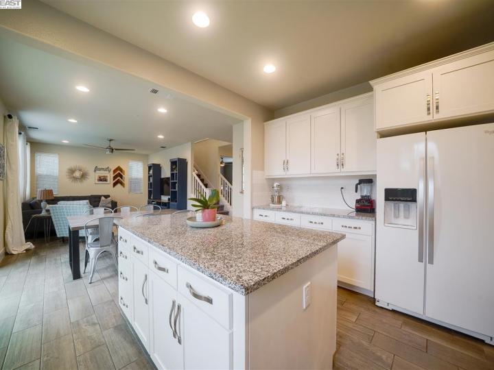 365 Bougainvilla Dr, Brentwood, CA | Brentwood. Photo 13 of 40
