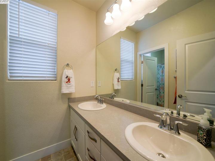 365 Bougainvilla Dr, Brentwood, CA | Brentwood. Photo 27 of 40