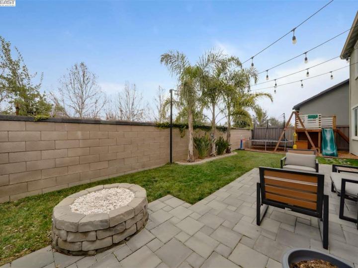 365 Bougainvilla Dr, Brentwood, CA | Brentwood. Photo 37 of 40