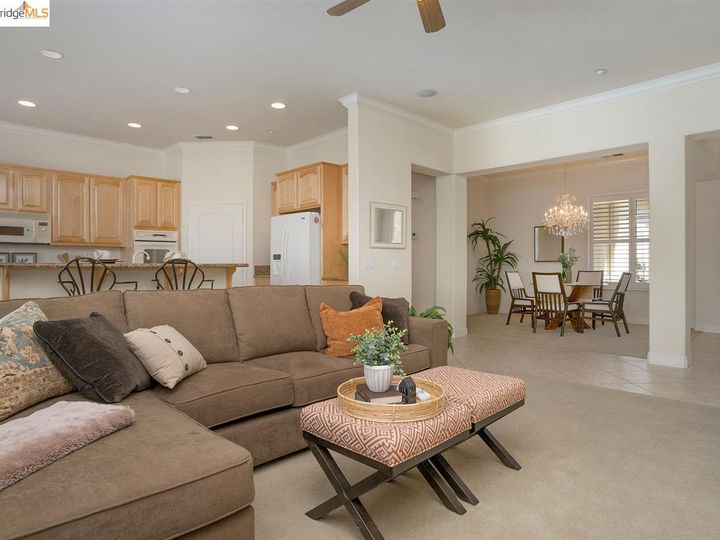 371 St Claire Ter, Brentwood, CA | Summerset 4. Photo 9 of 39