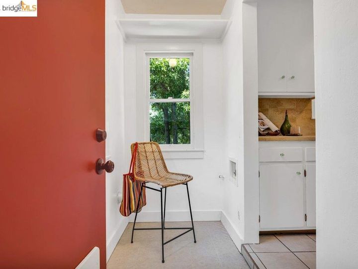 3745 Delmont Ave, Oakland, CA | Chimes Terrace. Photo 23 of 30