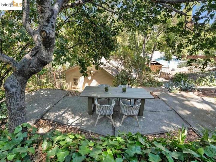3745 Delmont Ave, Oakland, CA | Chimes Terrace. Photo 24 of 30
