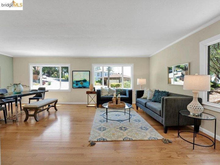 3745 Delmont Ave, Oakland, CA | Chimes Terrace. Photo 5 of 30