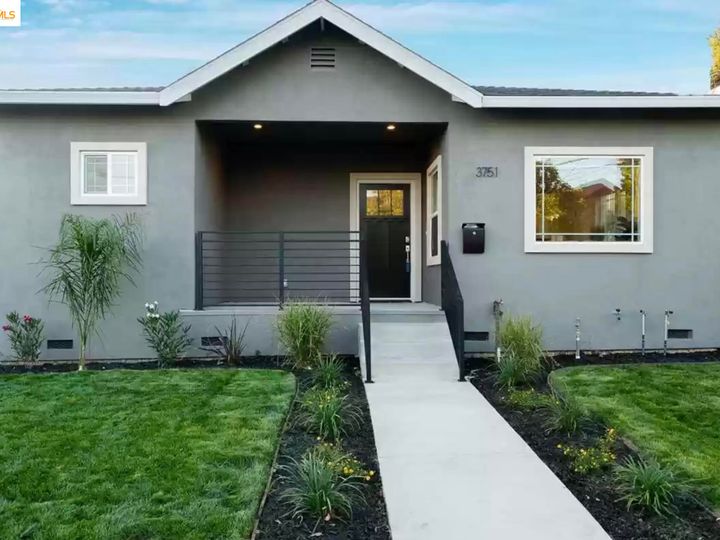 3751 39th Ave, Oakland, CA | Laurel District. Photo 1 of 31
