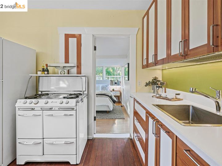 3931 Ruby St, Oakland, CA | Lower Temescal. Photo 14 of 44
