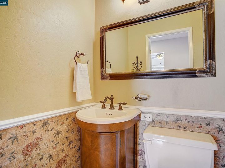 40 Donegal Way, Martinez, CA, 94553 Townhouse. Photo 15 of 51