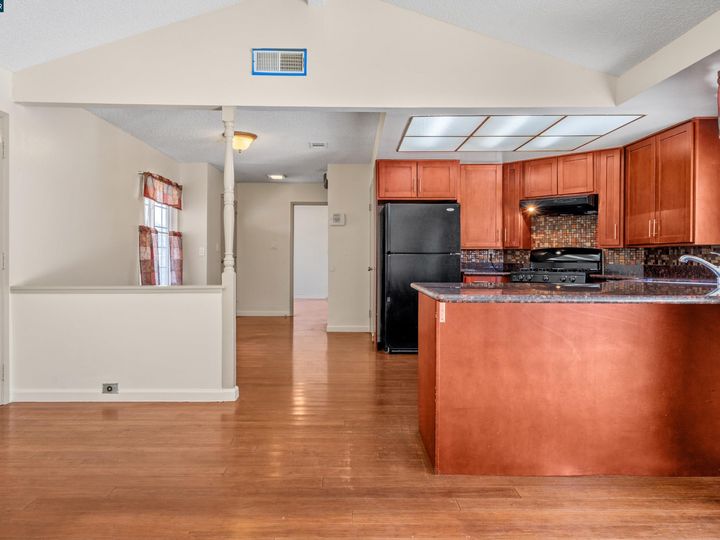 401 Donegal Dr, Vallejo, CA | . Photo 11 of 45