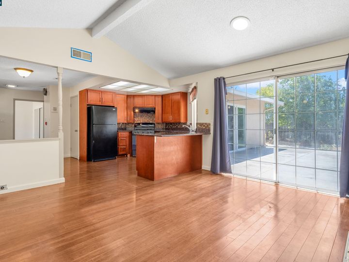 401 Donegal Dr, Vallejo, CA | . Photo 9 of 45