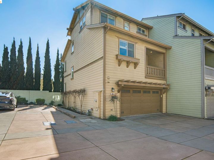 403 Superior Ave, San Leandro, CA, 94577 Townhouse. Photo 4 of 49