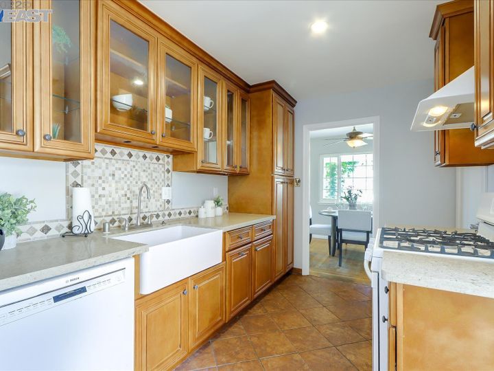 4051 Meadowview Dr, Castro Valley, CA | Marshall. Photo 10 of 28
