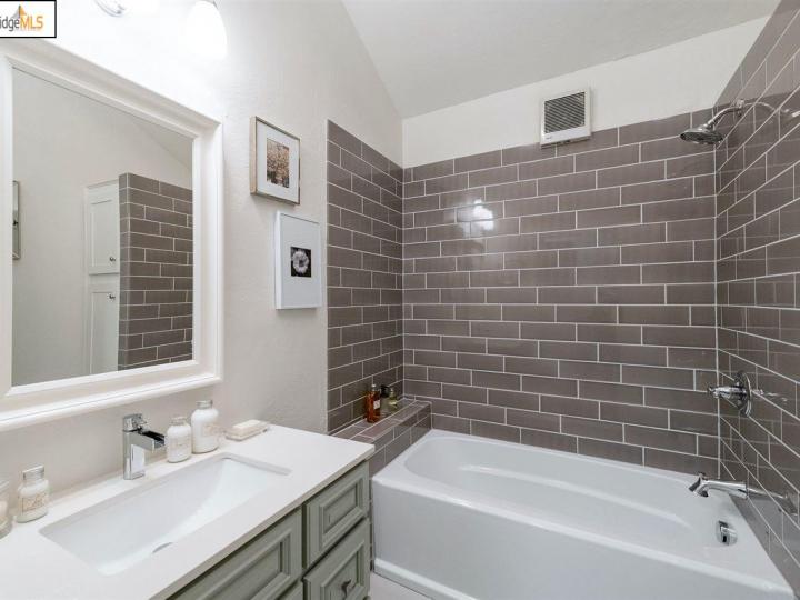 4057 Whittle Ave, Oakland, CA | Upper Dimond. Photo 20 of 40
