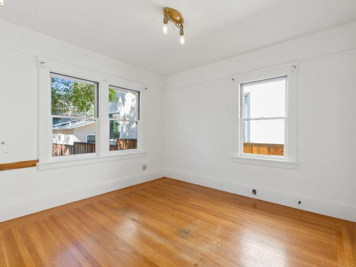 4067 Whittle Ave, Oakland, CA | Upper Dimond. Photo 14 of 20