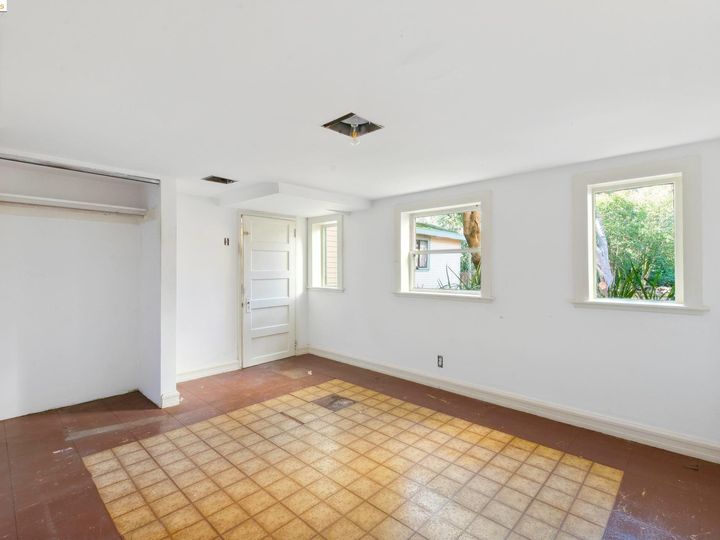 4067 Whittle Ave, Oakland, CA | Upper Dimond. Photo 16 of 20