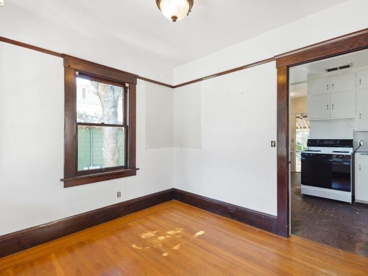 4067 Whittle Ave, Oakland, CA | Upper Dimond. Photo 10 of 20