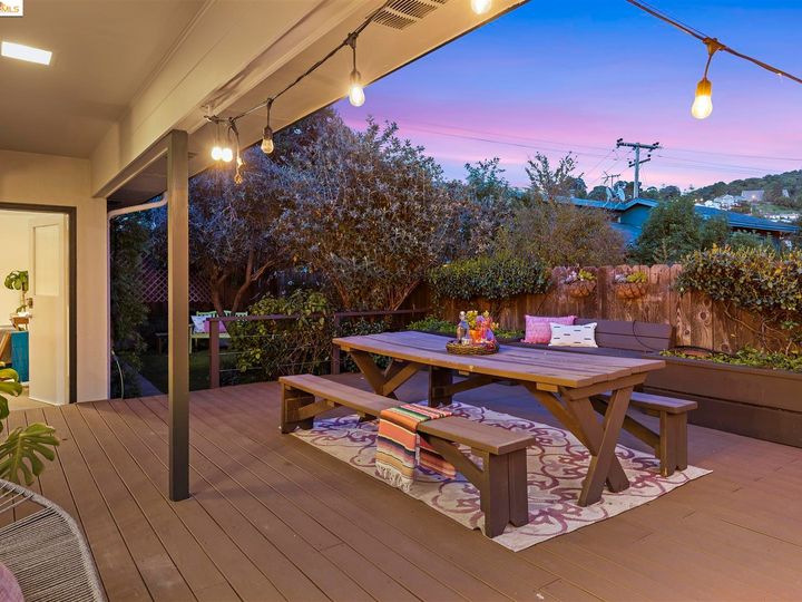 4546 Toyon, Oakland, CA | Redwood Hts. Photo 35 of 52