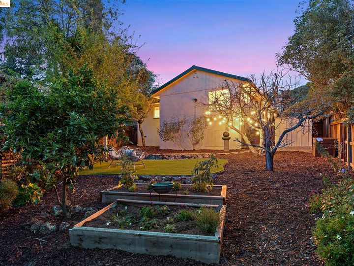 4546 Toyon, Oakland, CA | Redwood Hts. Photo 46 of 52