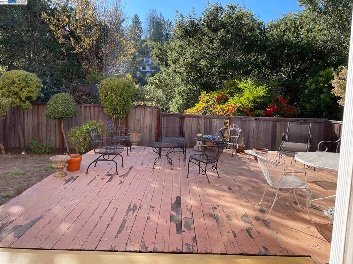 4712 Stacy St, Oakland, CA | Grass Valley. Photo 11 of 24