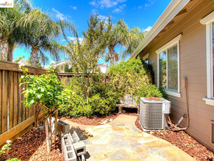 486 Lakeview Dr, Brentwood, CA | Shadow Lakes. Photo 50 of 58