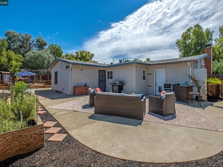 4977 Myrtle Dr, Concord, CA | Ayers Ranch. Photo 23 of 30