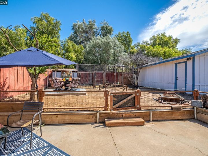 4977 Myrtle Dr, Concord, CA | Ayers Ranch. Photo 25 of 30