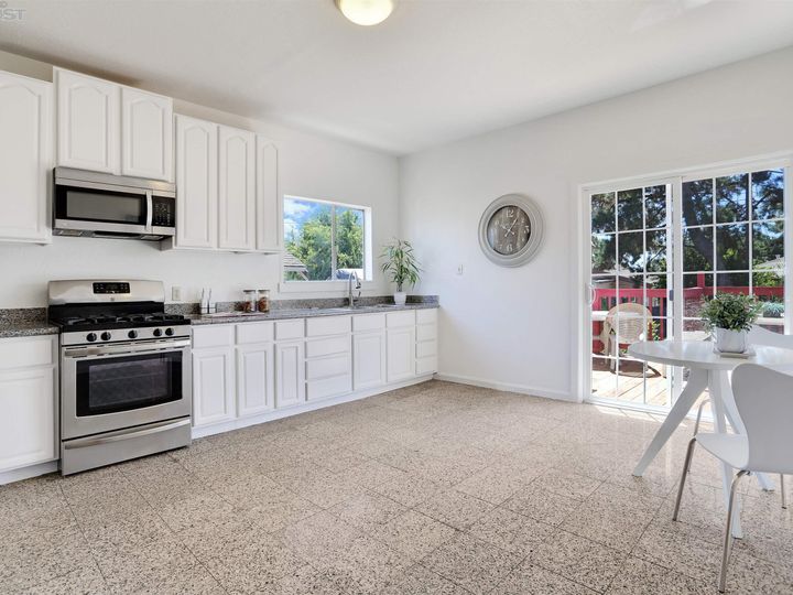 5311 Wentworth Ave, Oakland, CA | Melrose Heights. Photo 16 of 34