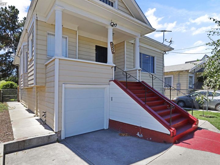 5311 Wentworth Ave, Oakland, CA | Melrose Heights. Photo 3 of 34