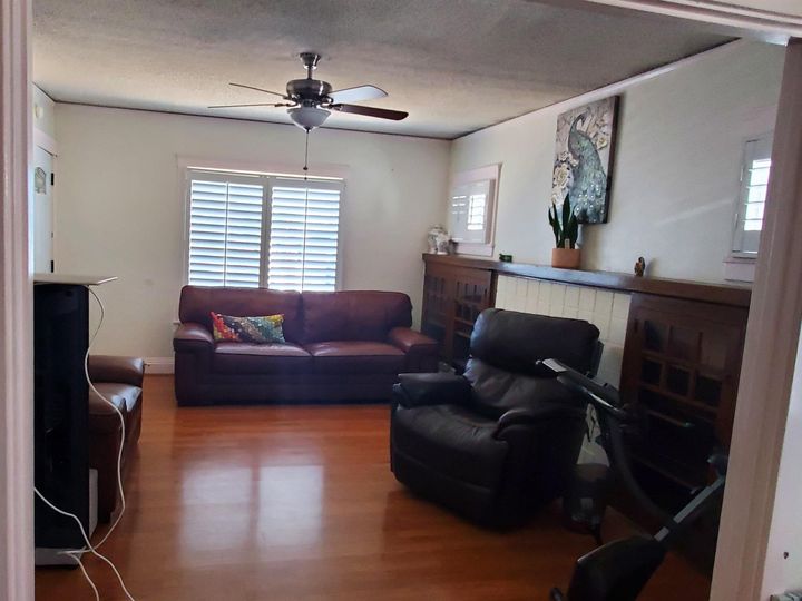 5314 Holland St, Oakland, CA | Melrose Heights. Photo 2 of 7