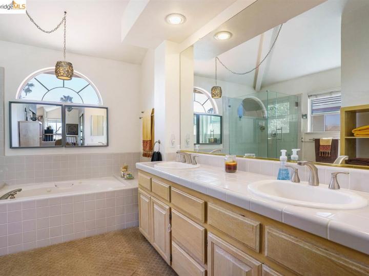 5431 Azure Ct, Discovery Bay, CA | Discovery Bay Country Club. Photo 22 of 34