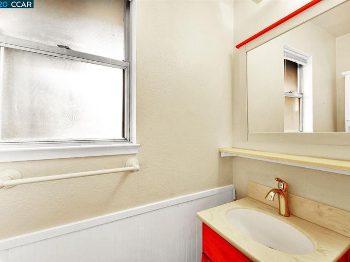 5440 Roundtree Ct #B, Concord, CA, 94521 Townhouse. Photo 13 of 25