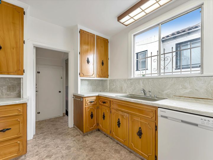 560 57th St, Oakland, CA | North Oakland. Photo 11 of 55