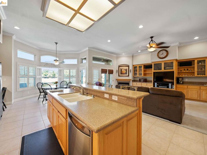 5757 Prestwick Ct, Discovery Bay, CA | Discovery Bay Country Club. Photo 12 of 44