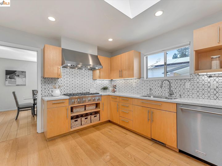 6031 Chabolyn Ter, Berkeley, CA | Claremont. Photo 9 of 56