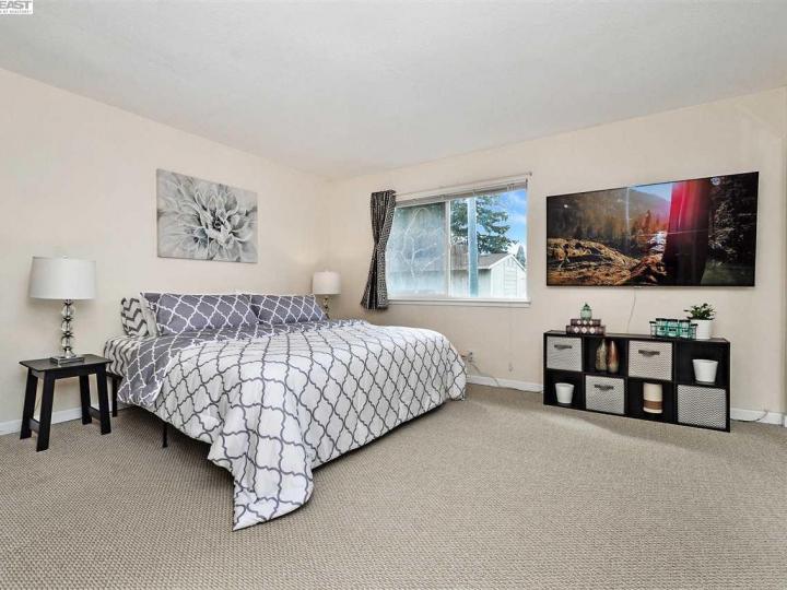 631 Foster Ct #2, Hayward, CA, 94544 Townhouse. Photo 16 of 19